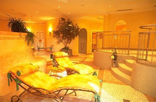 Neue Post Hotel 3*