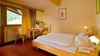 Hotel Neue Post 3*